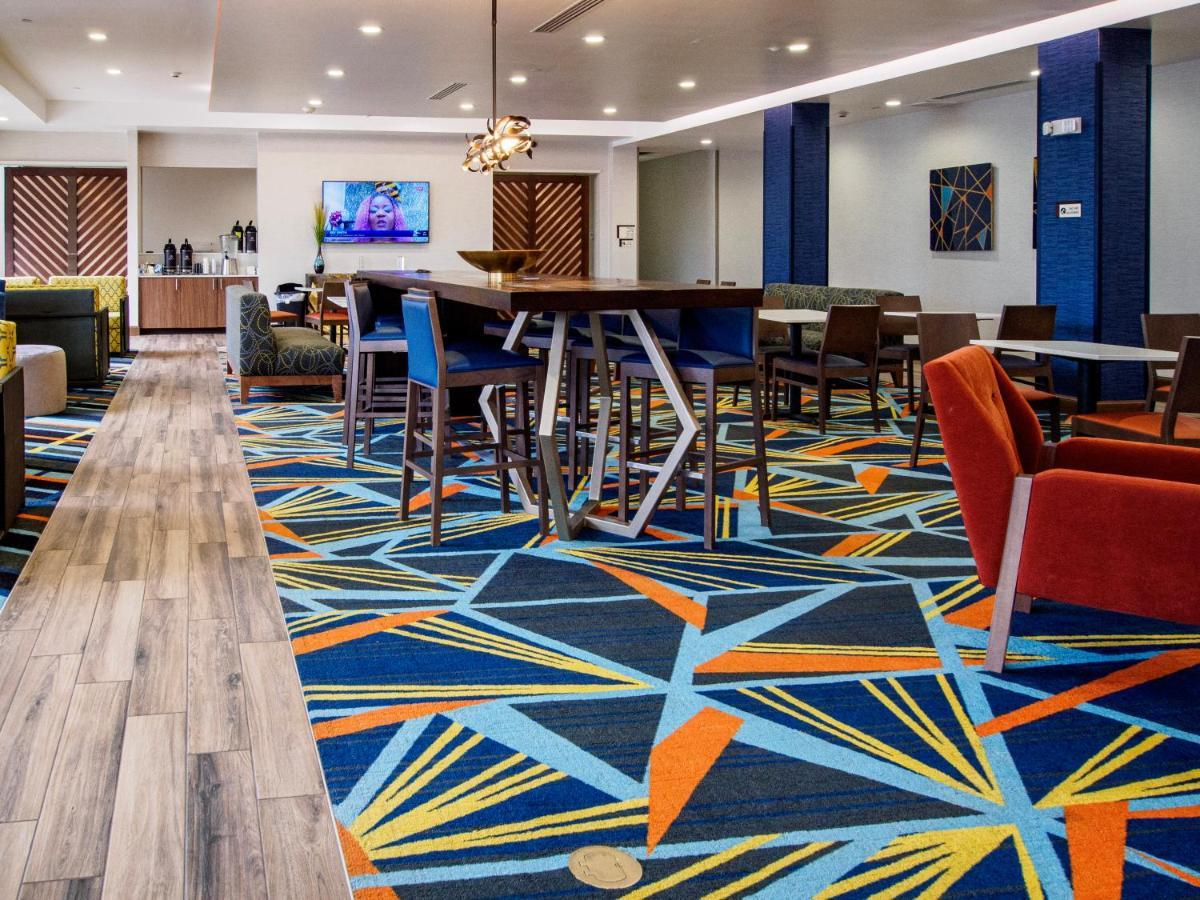 La Quinta By Wyndham Oklahoma City Airport Exterior photo