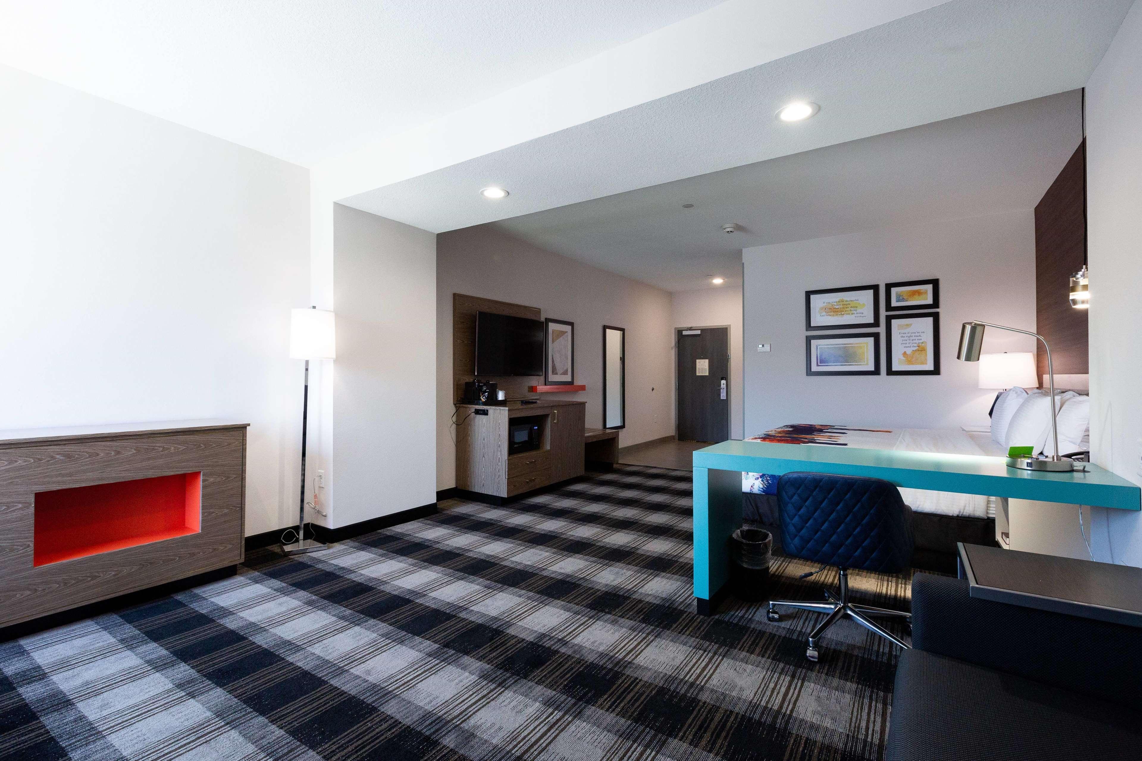 La Quinta By Wyndham Oklahoma City Airport Exterior photo