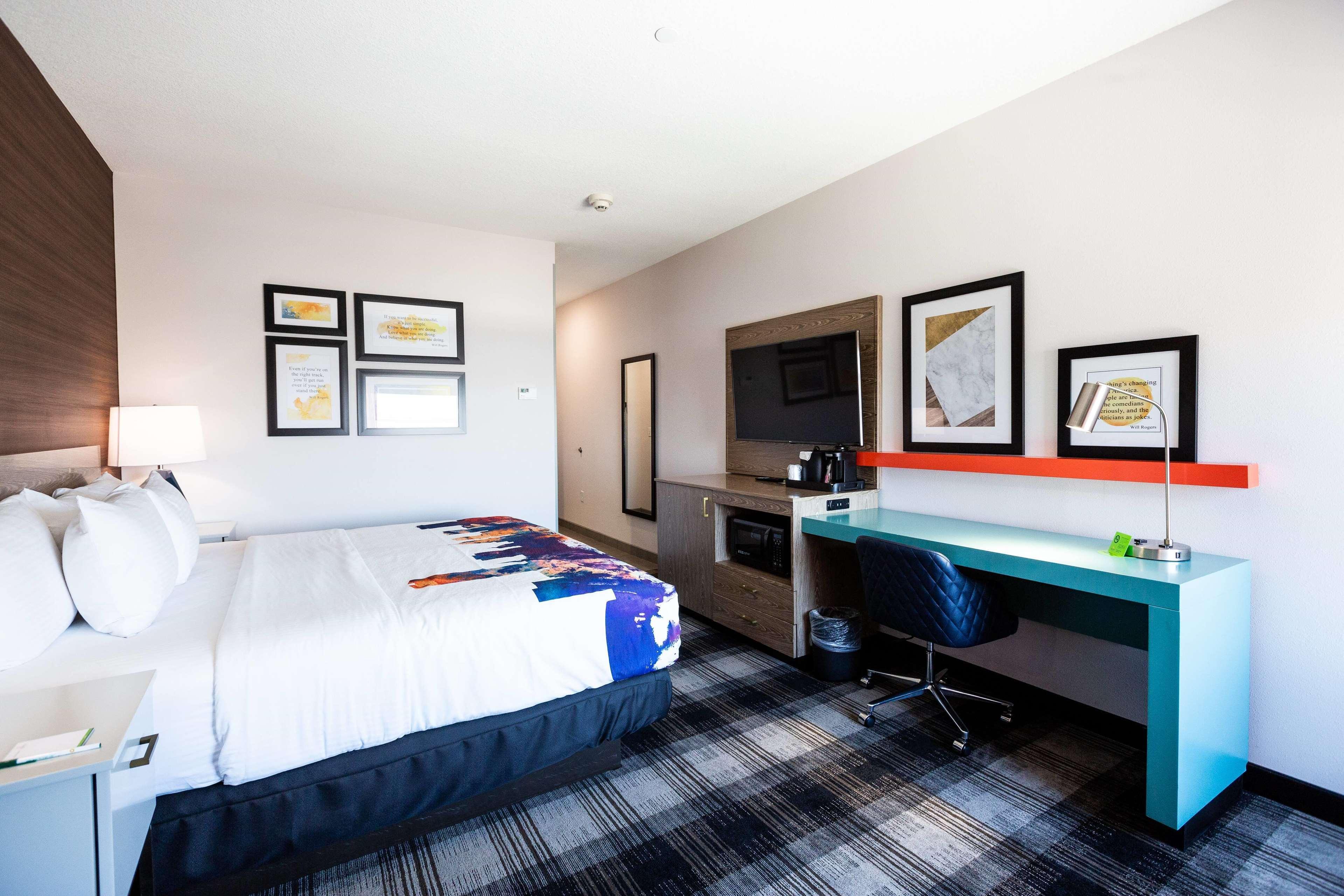 La Quinta By Wyndham Oklahoma City Airport Exterior photo