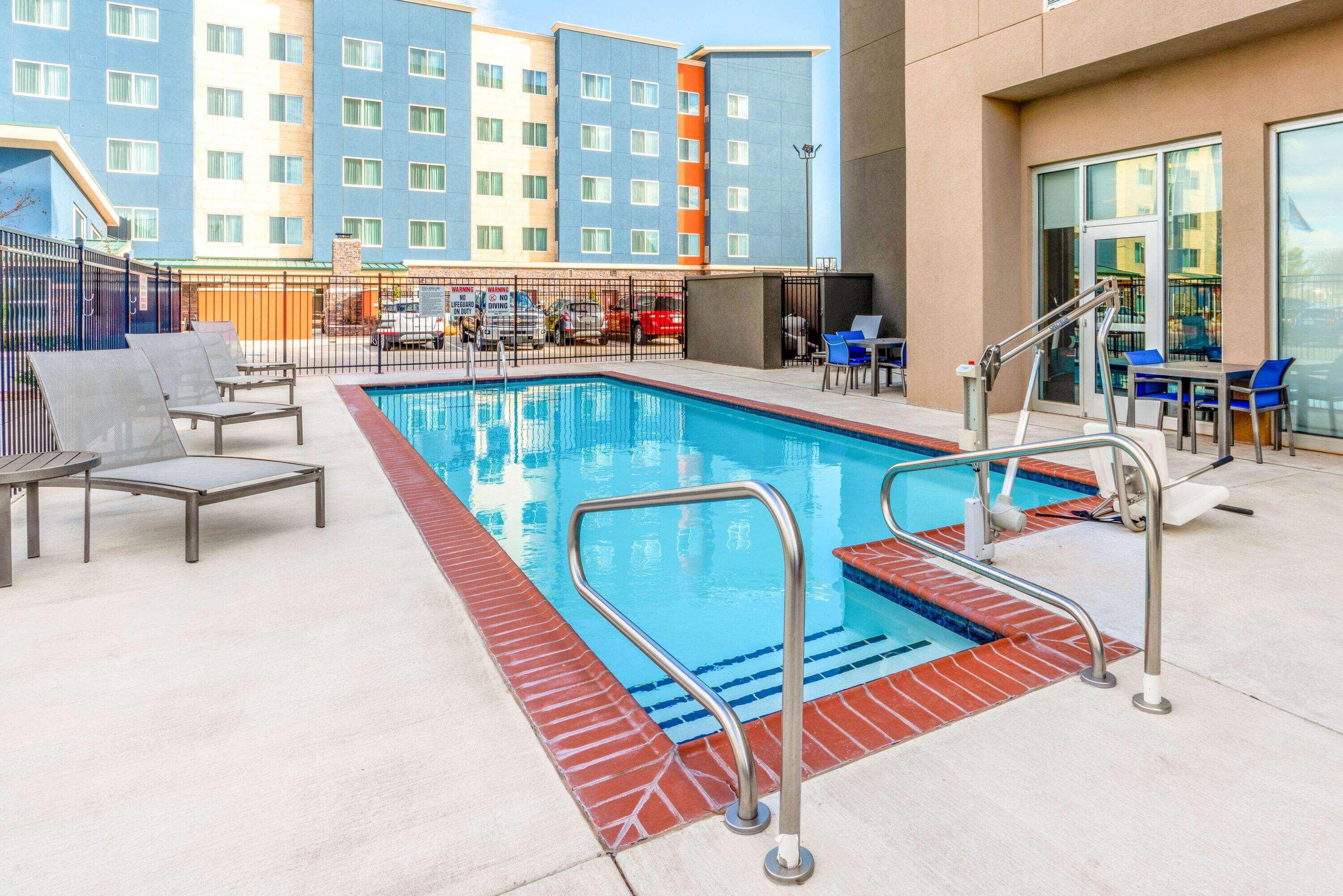 La Quinta By Wyndham Oklahoma City Airport Exterior photo