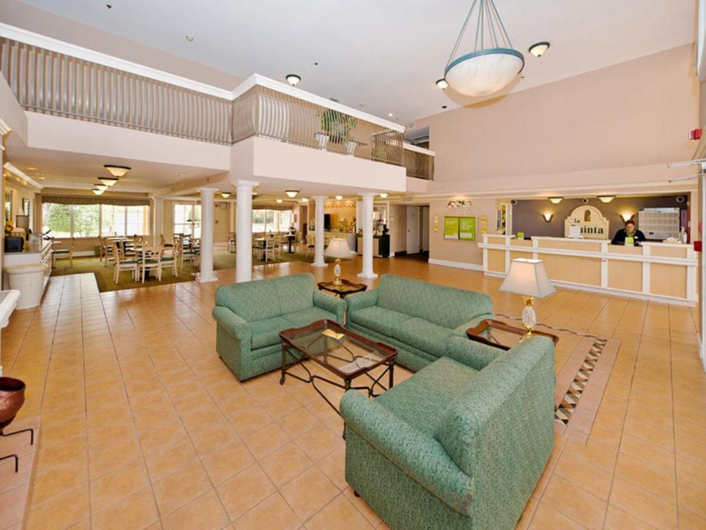 La Quinta By Wyndham Oklahoma City Airport Interior photo